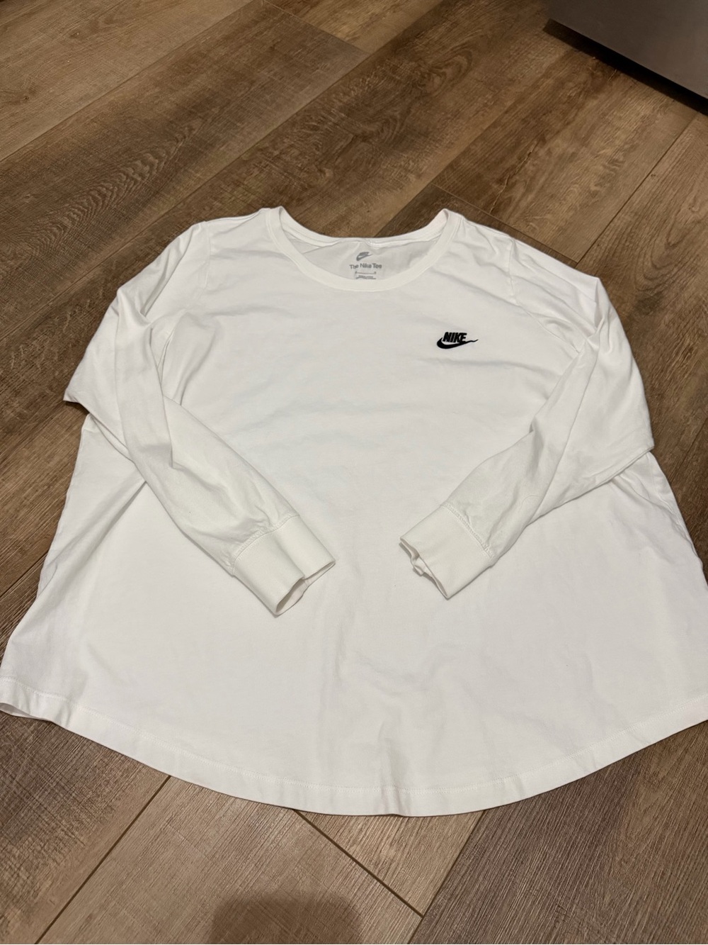 Nike women's White Long-Sleeve Crew Tee